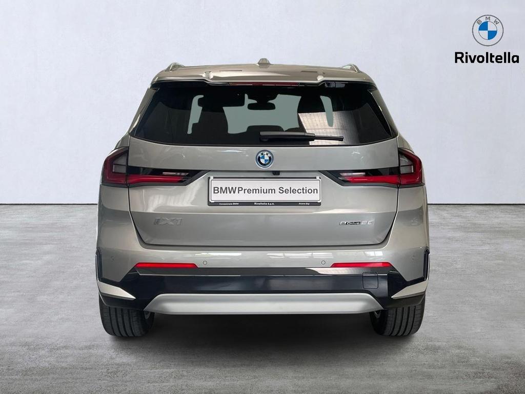 BMW iX1 edrive 20 X-Line