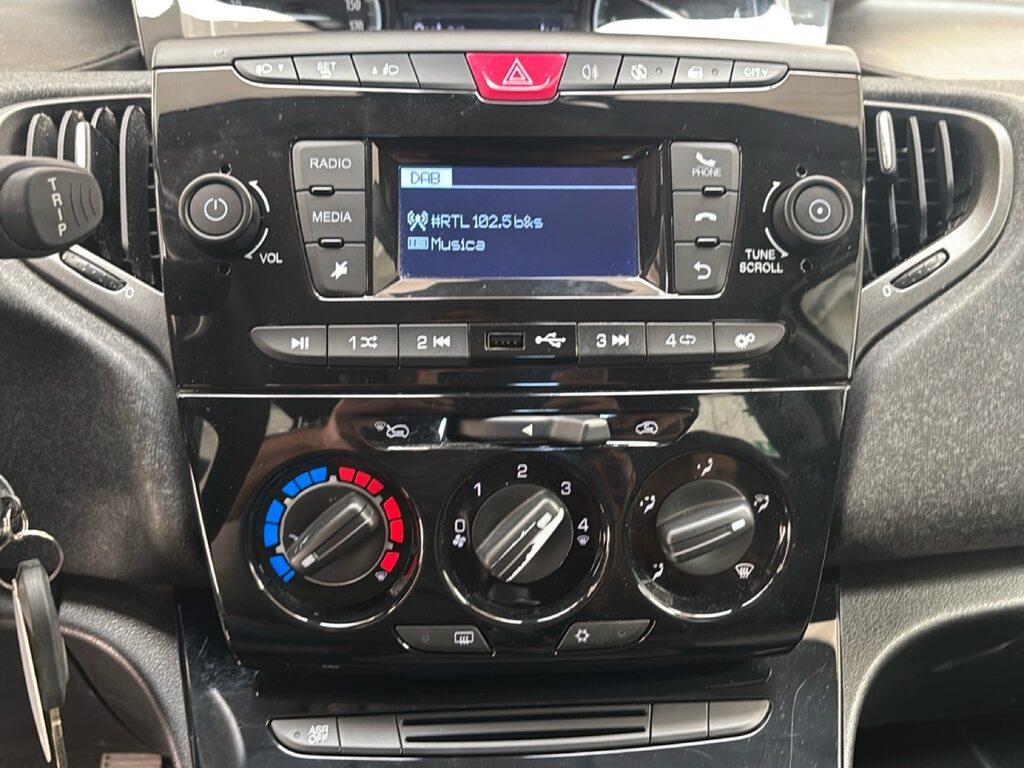 Lancia Ypsilon 1.0 hybrid Silver s&s 70cv