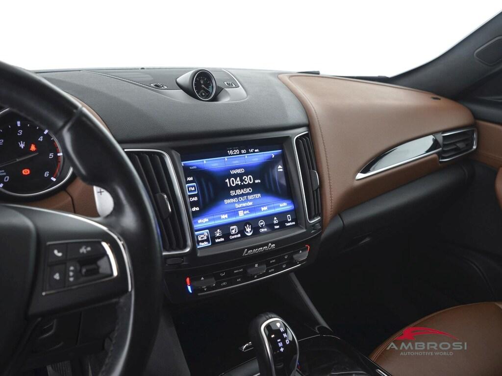 Maserati Levante 3.0 V6 275cv auto