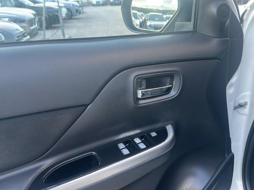 Mitsubishi L200 d.cab 2.3d Invite Connect 4wd 150cv