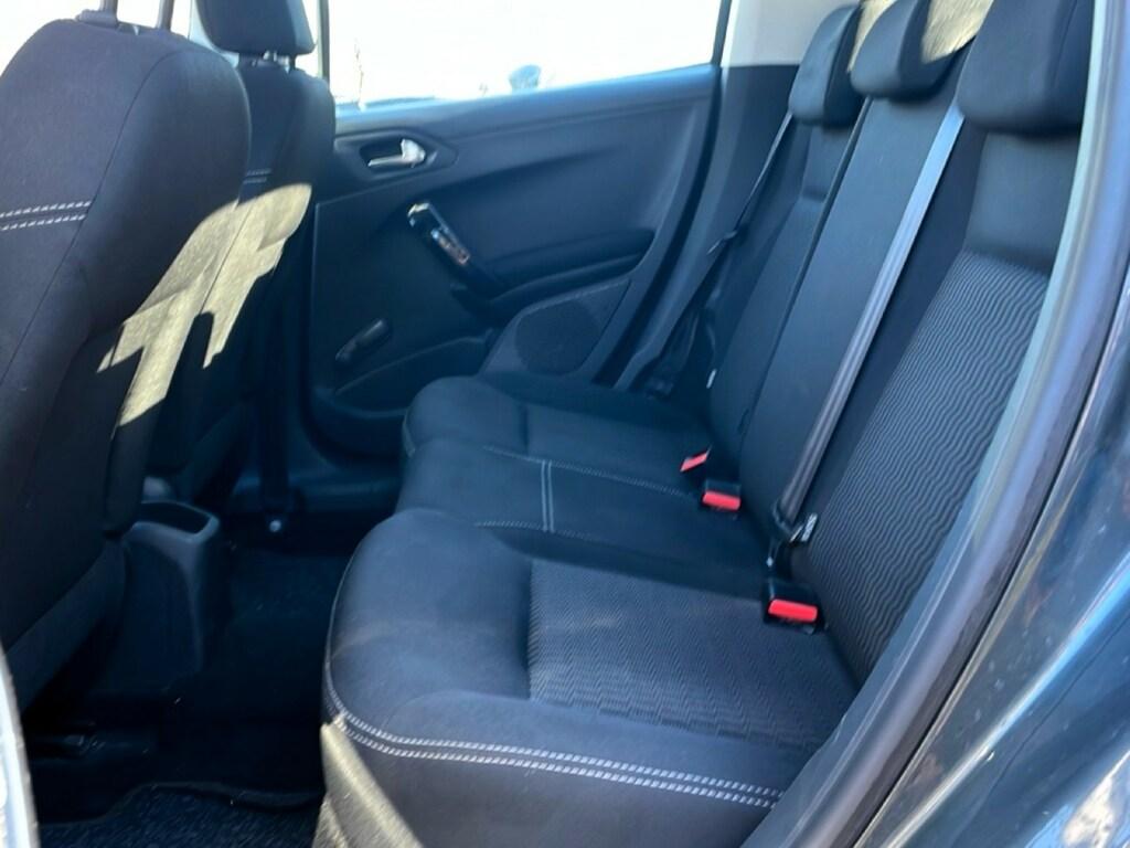 Peugeot 208 1.2 puretech Allure 82cv 5p