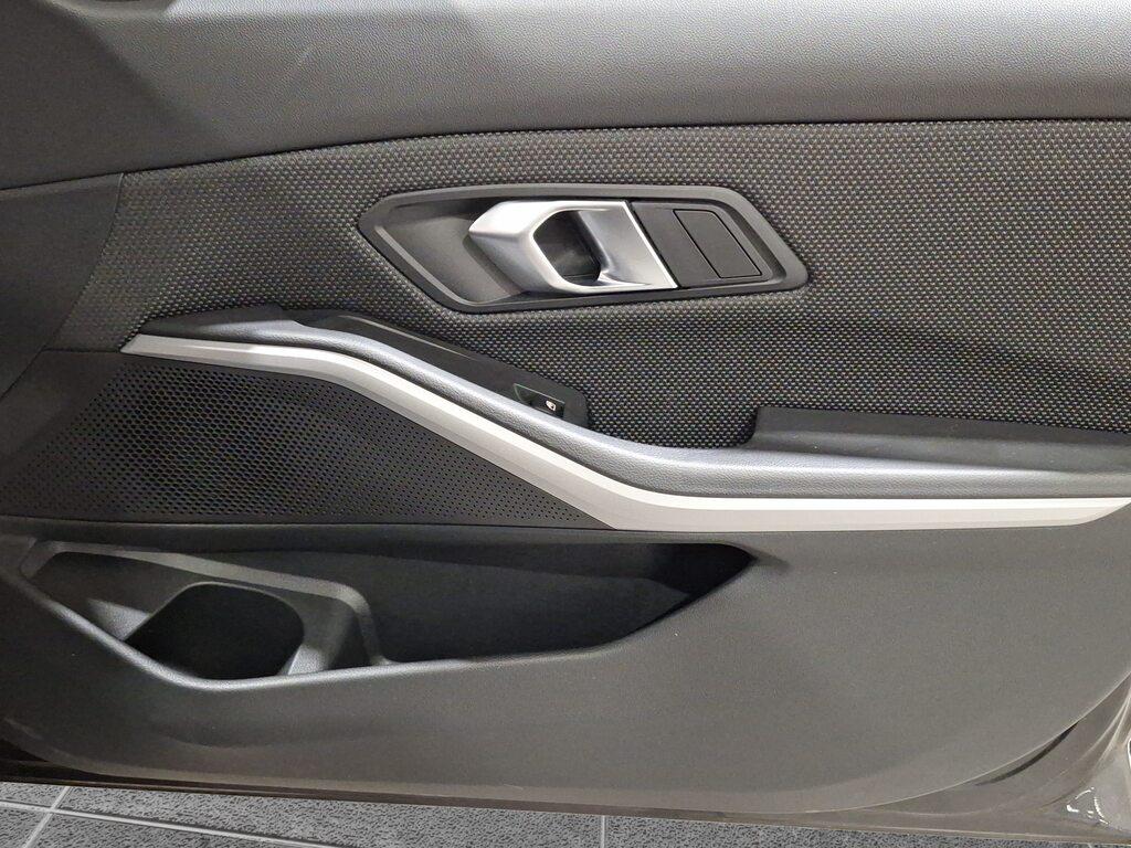 BMW Serie 3 320d Touring mhev 48V auto