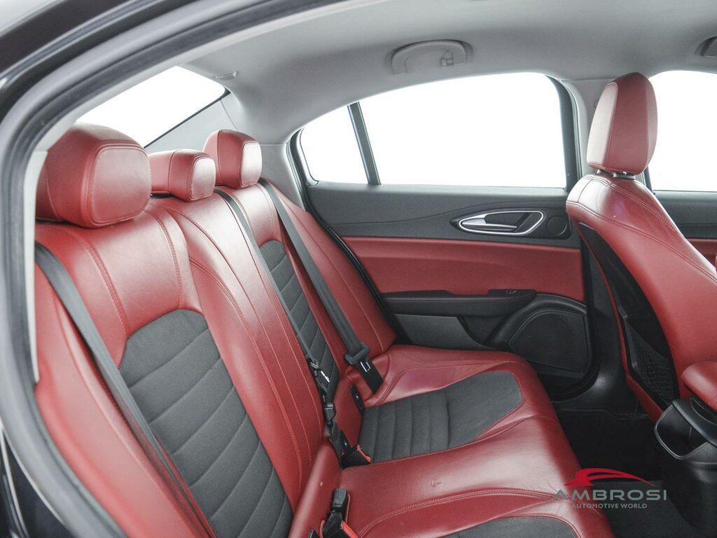 Alfa Romeo Giulia 2.2 t Business Sport Launch Edition 180cv auto