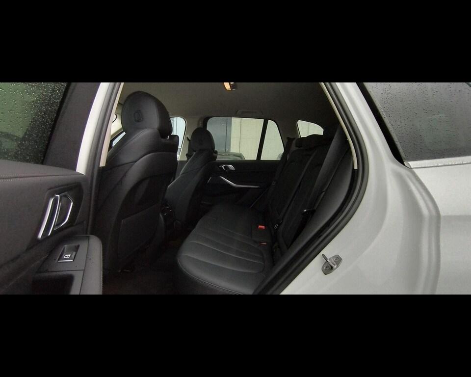 BMW X5 xdrive30d mhev 48V xLine auto