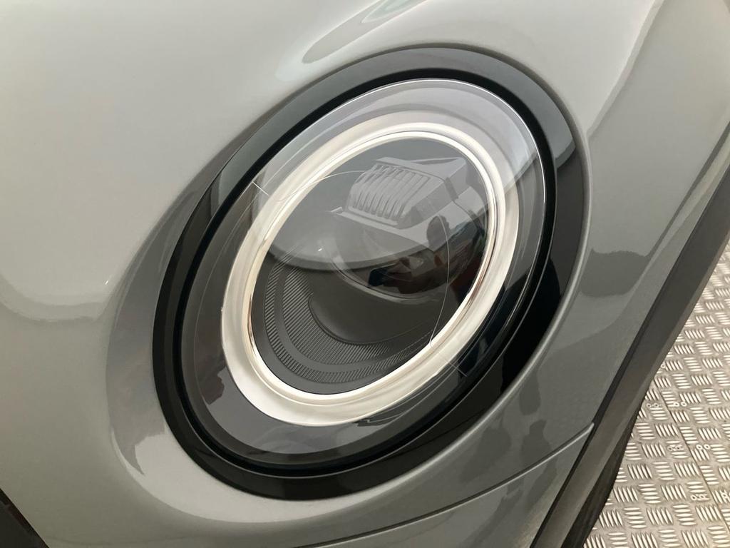 Mini Cooper 1.5 TwinPower Turbo Cooper Business DCT