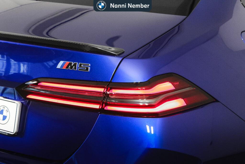 BMW M5 4.4 727cv auto