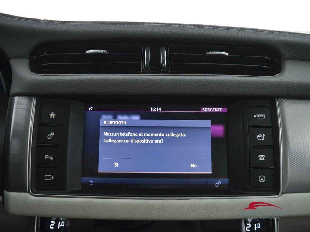 Jaguar XF 2.0d i4 Pure awd 240cv auto my18