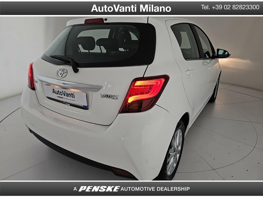 Toyota Yaris 1.3 Lounge 5p E6