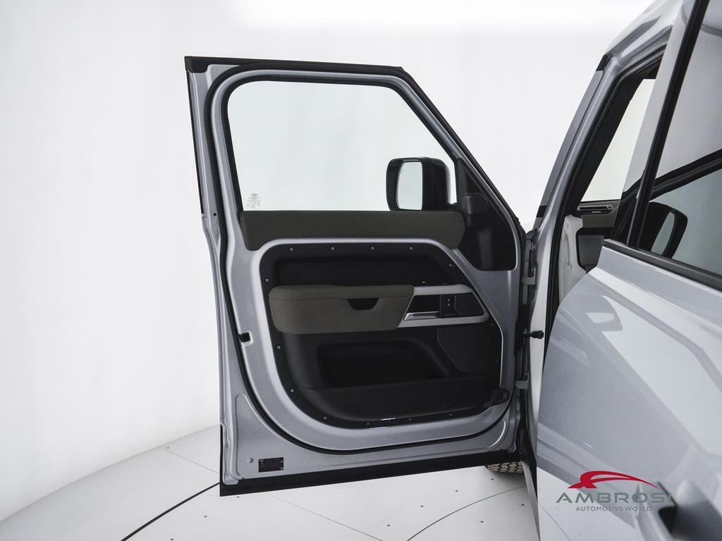 Land Rover Defender 110 3.0d i6 mhev SE awd 200cv auto
