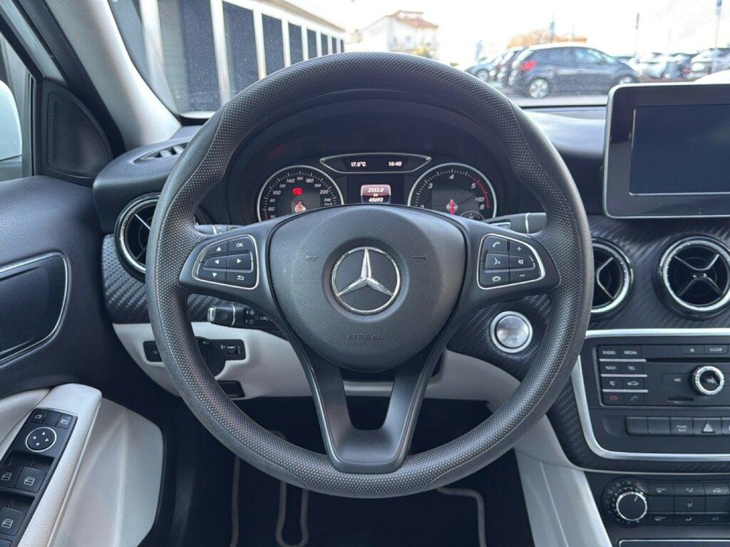 Mercedes GLA 180 d Business auto