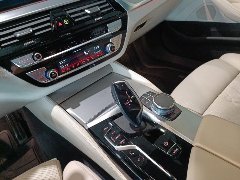 BMW Serie 5 530d Touring mhev 48V xdrive Msport auto