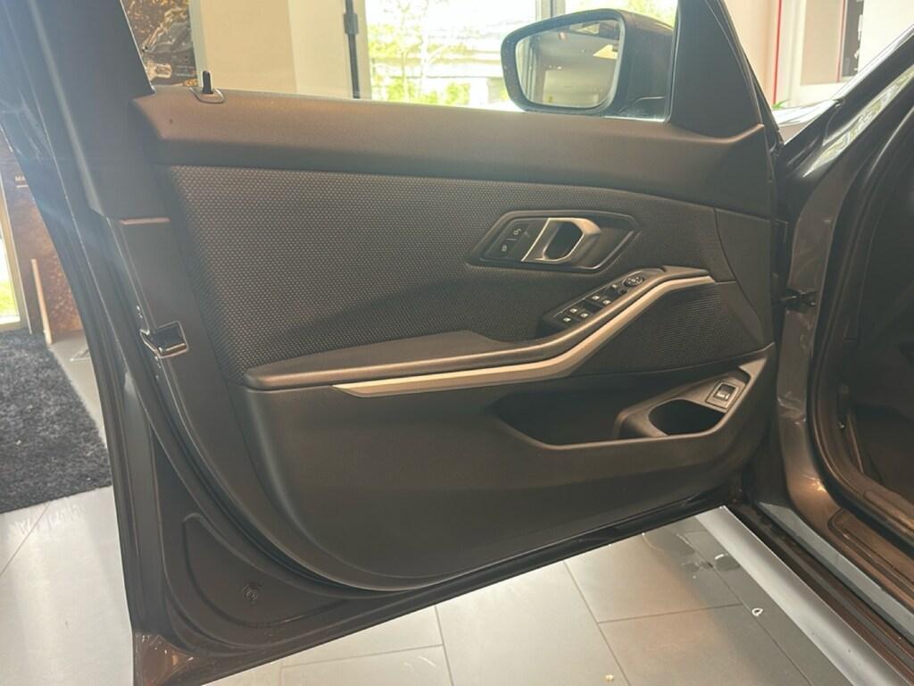 BMW Serie 3 320d Touring mhev 48V xdrive Business Advantage auto