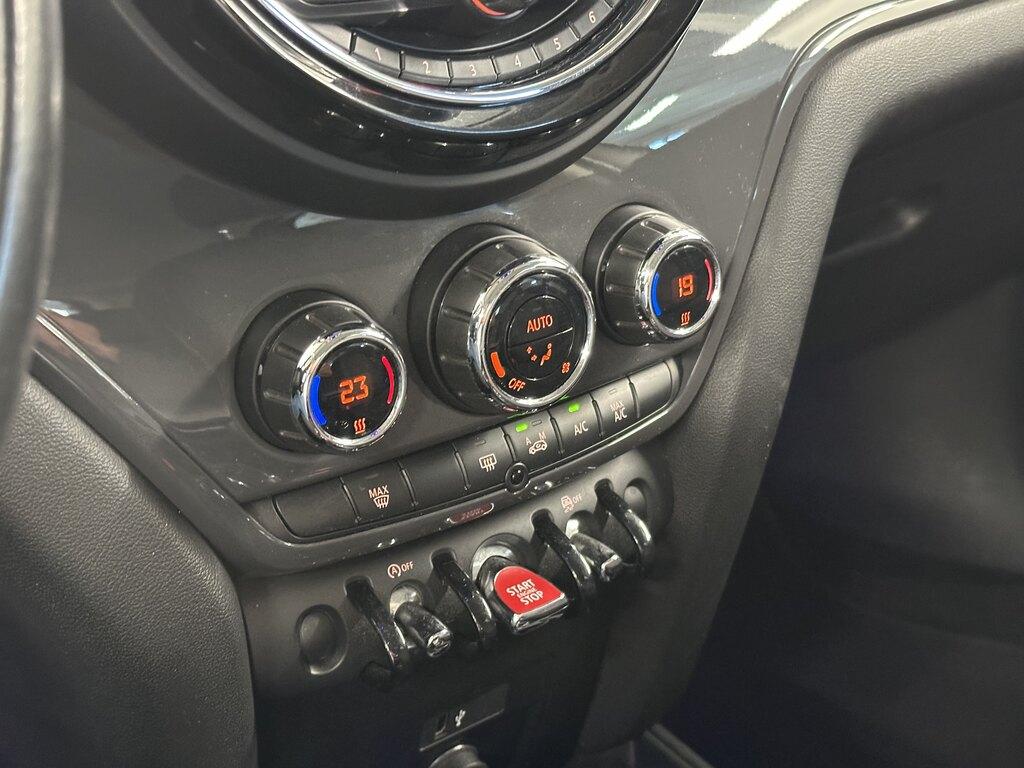 Mini Cooper 1.5 Baker Street