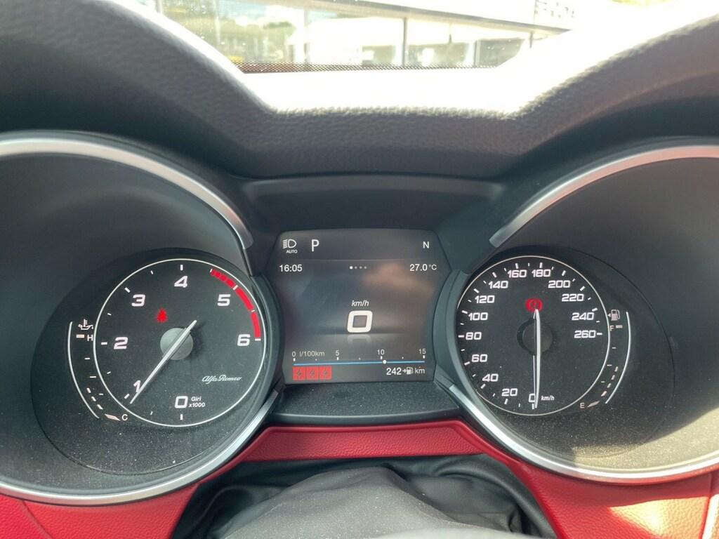 Alfa Romeo Stelvio 2.2 t Business Q4 210cv auto my19