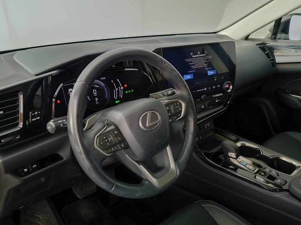 Lexus NX 2.5 hybrid Luxury 4wd e-cvt