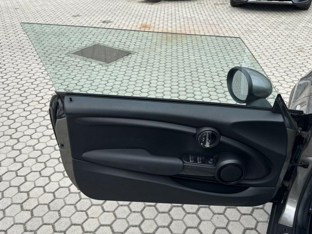 Mini Cooper D Cabrio 1.5 Cooper D Hype Auto