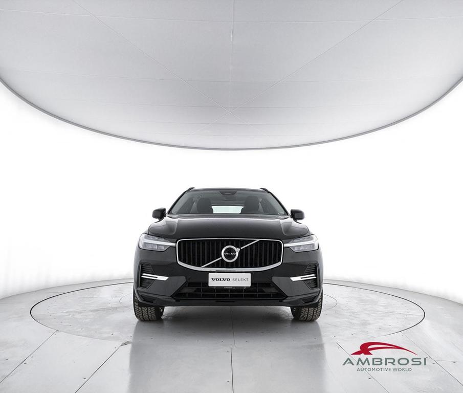Volvo XC60 2.0 B4 Momentum auto