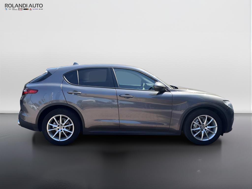 Alfa Romeo Stelvio 2.2 t Business rwd 180cv auto