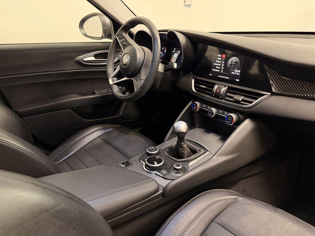 Alfa Romeo Giulia 2.2 t Super 150cv