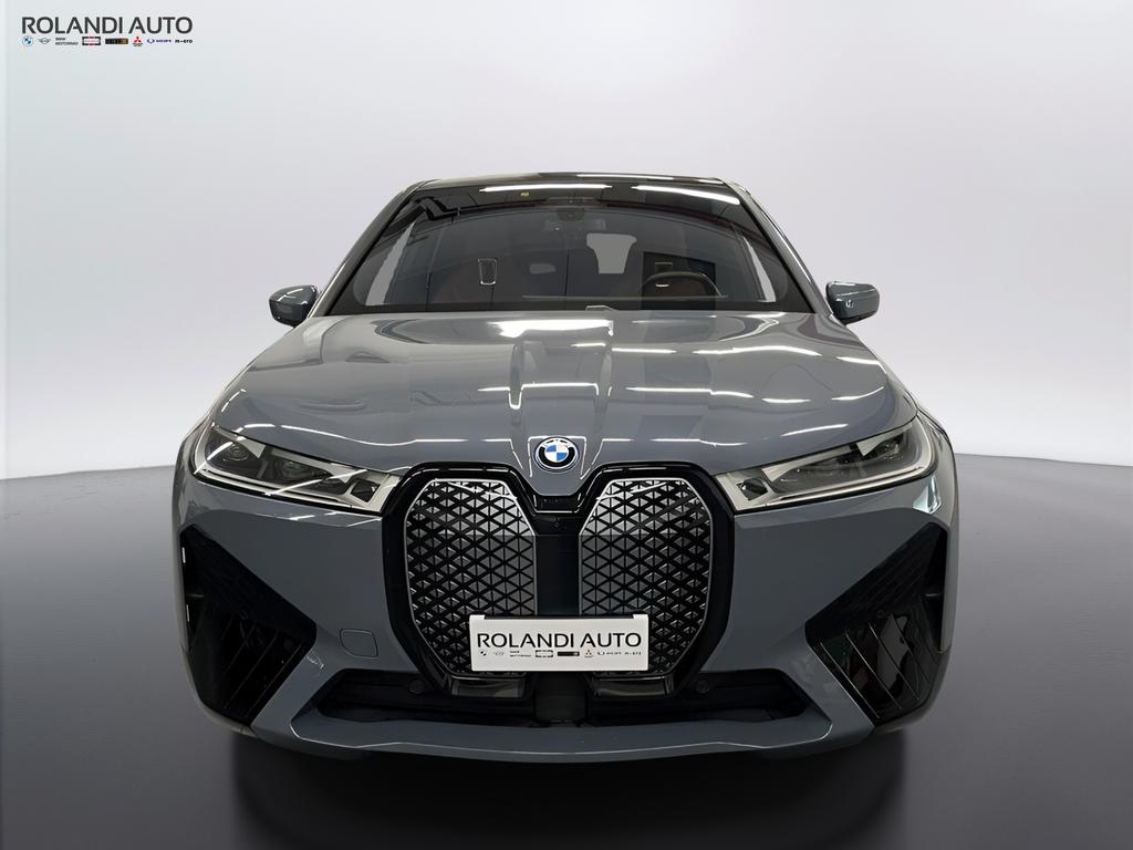 BMW iX xdrive50 pacchetto sportivo
