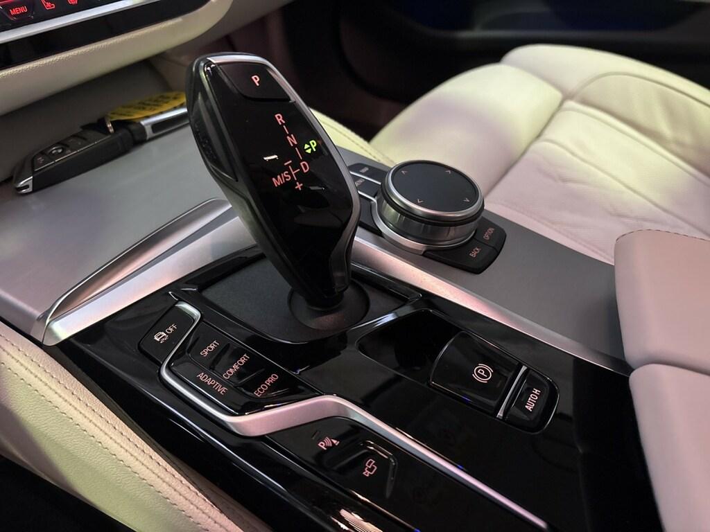 BMW Serie 5 530d Touring mhev 48V xdrive Business auto