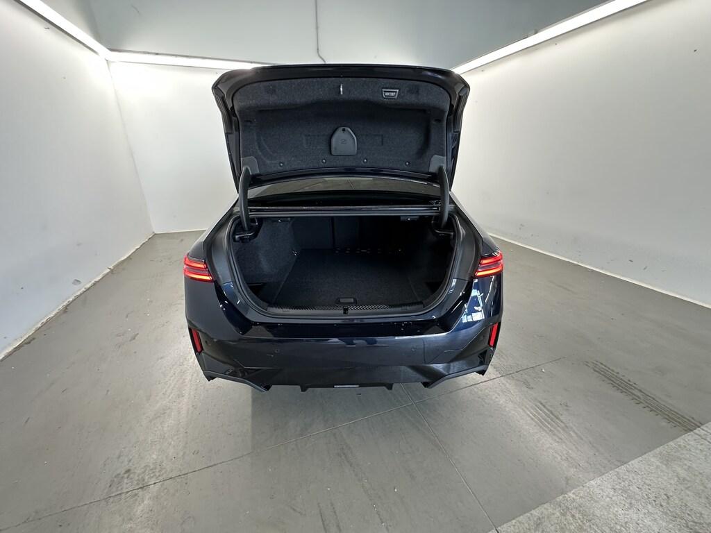 BMW i5 xdrive40