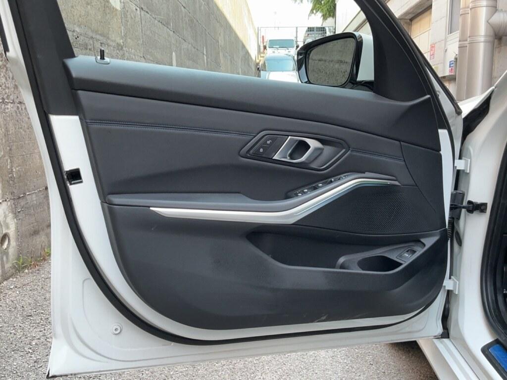 BMW Serie 3 320d Touring mhev 48V Msport xdrive auto