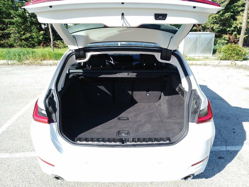 BMW Serie 3 318d Touring mhev 48V auto
