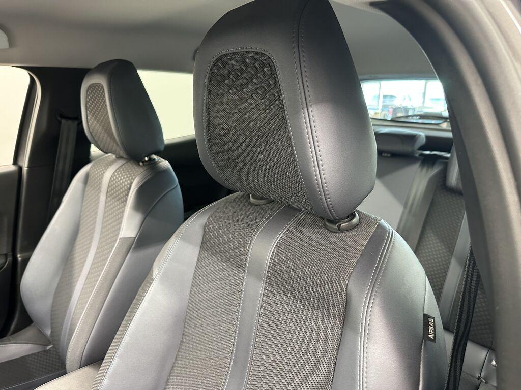 Peugeot 2008 1.5 bluehdi Allure Navi Pack s&s 100cv