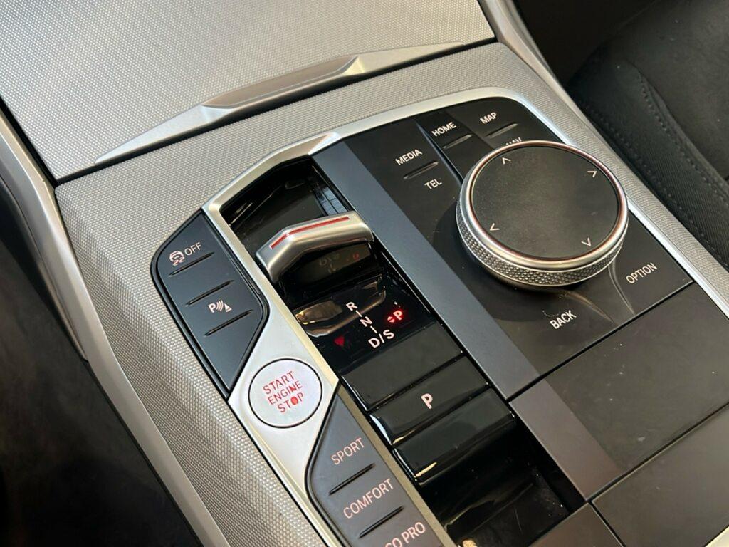 BMW Serie 3 318d Touring mhev 48V auto