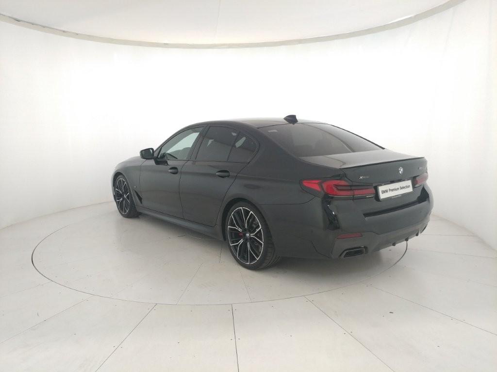 BMW Serie 5 M M550i mhev 48V xdrive