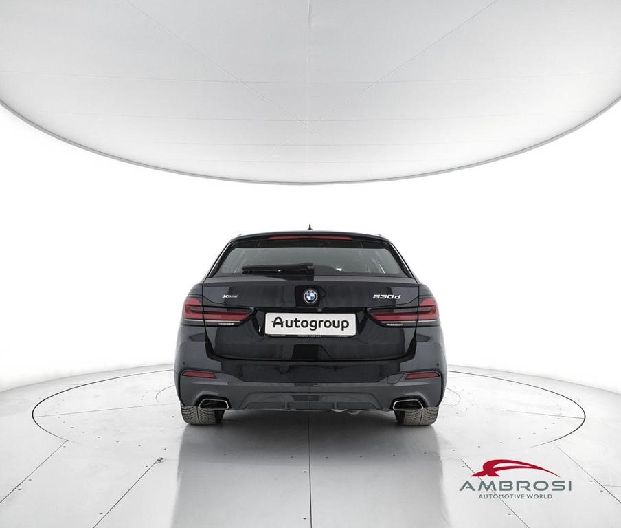BMW Serie 5 530d Touring mhev 48V xdrive Msport auto