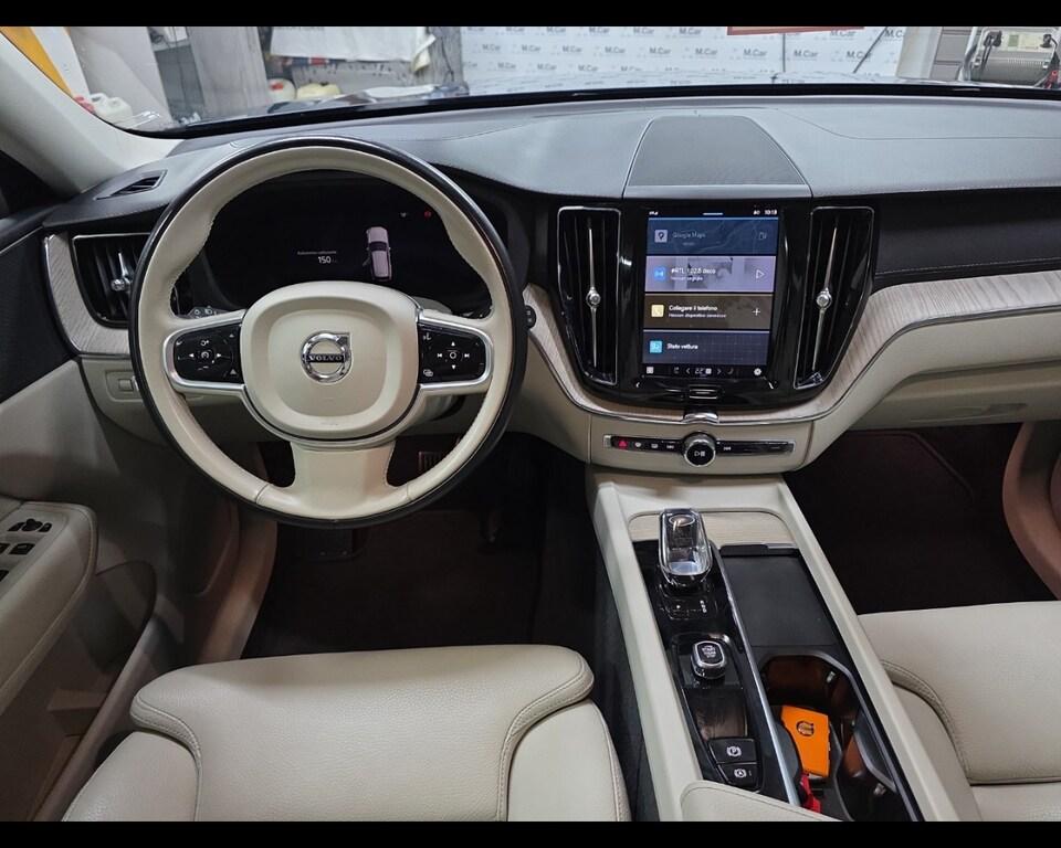 Volvo XC60 2.0 B4 Inscription awd auto