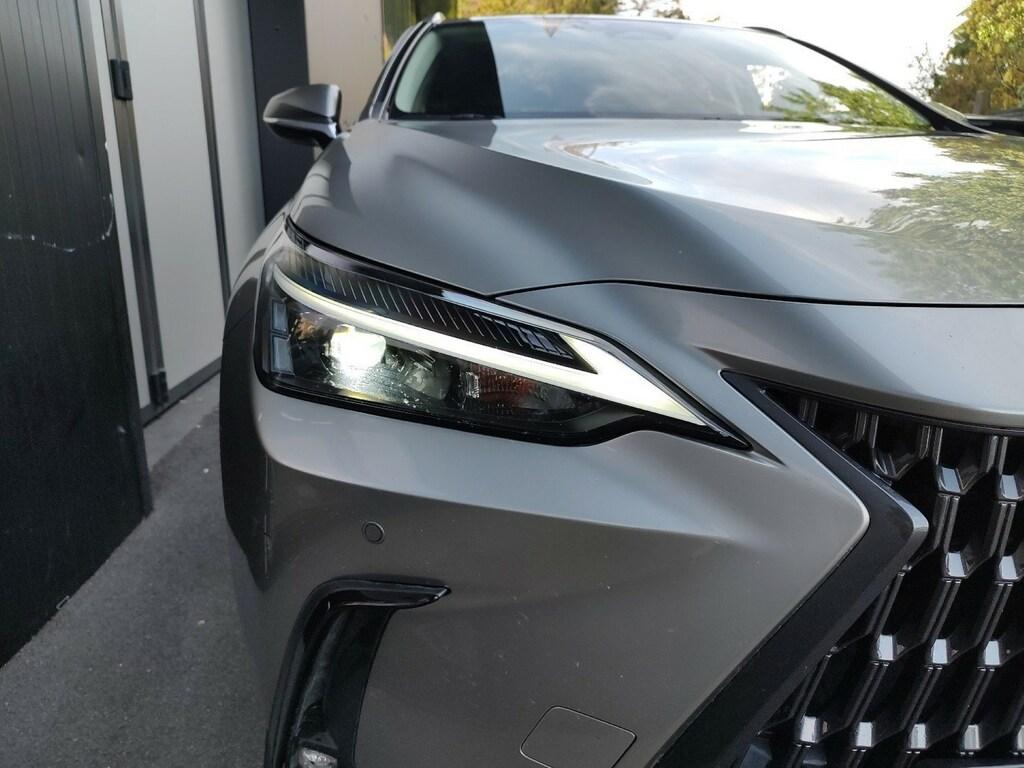 Lexus NX 2.5 plug-in Premium 4wd e-cvt