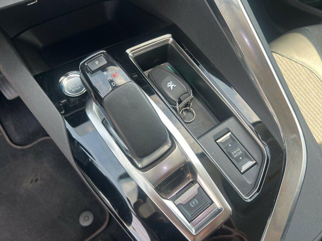 Peugeot 3008 1.6 hybrid Allure Pack 225cv e-eat8