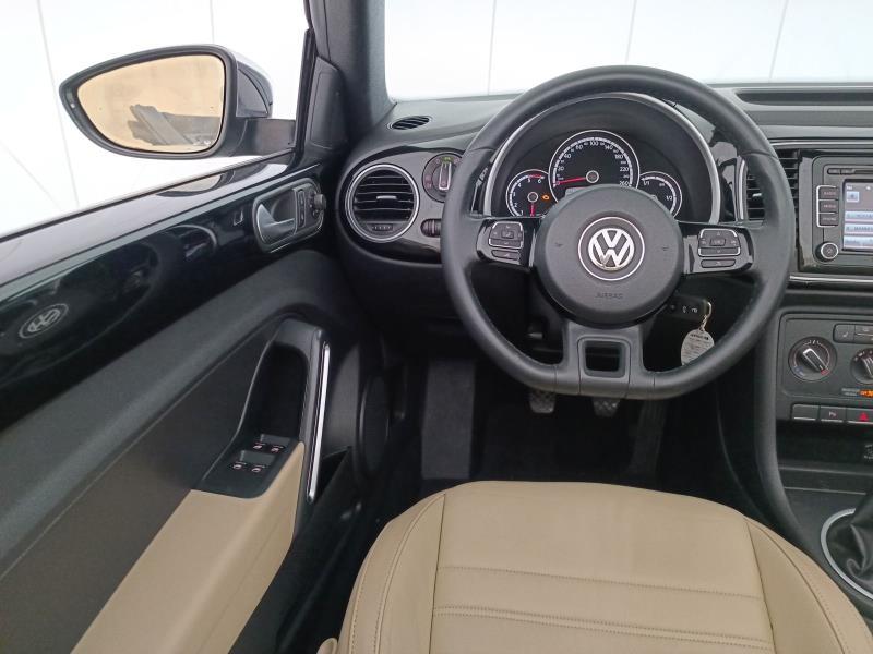 Volkswagen Maggiolino Cabrio 1.6 tdi Design 105cv