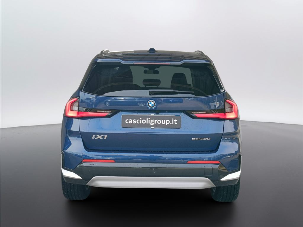 BMW iX1 edrive 20 X-Line