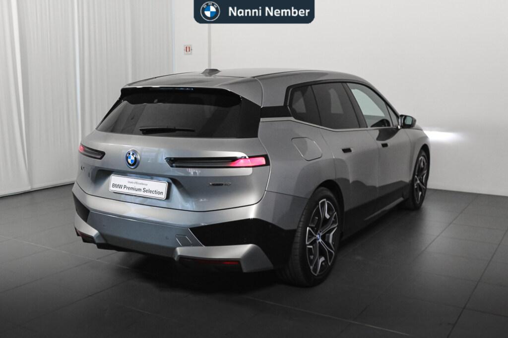BMW iX xdrive40 pacchetto sportivo