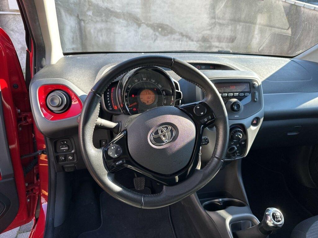 Toyota Aygo 5p 1.0 x-play 72cv