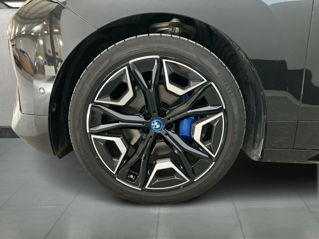 BMW iX xdrive50 pacchetto sportivo