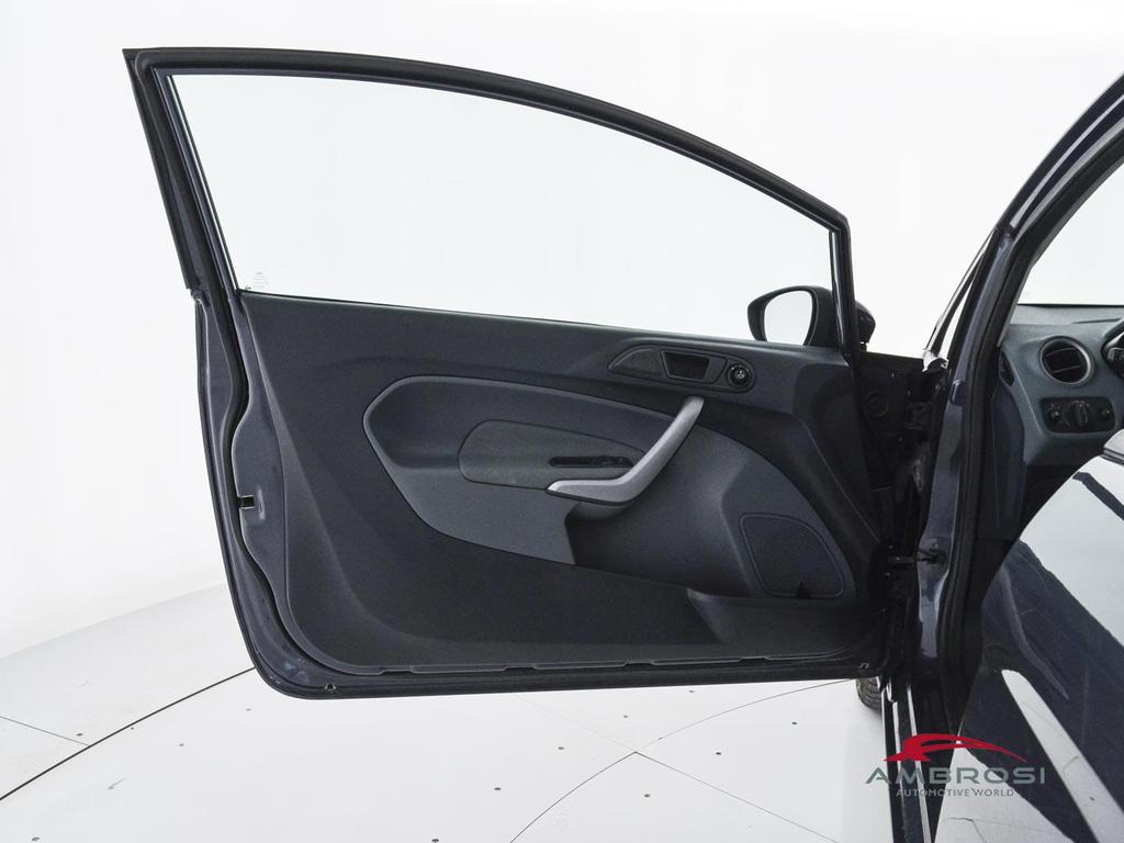 Ford Fiesta 1.2 16v + c/esp 82cv 3p E5
