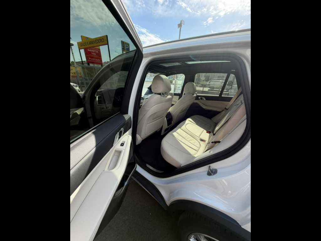 BMW X5 xdrive30d mhev 48V xLine auto