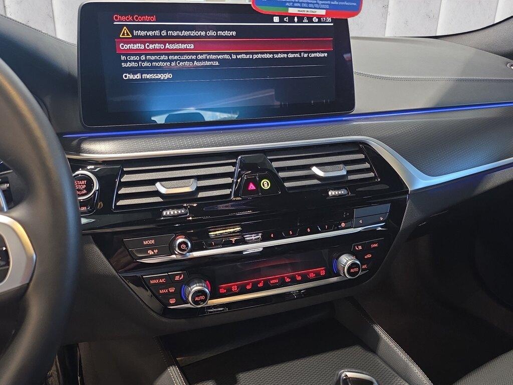 BMW Serie 5 M M550i mhev 48V xdrive