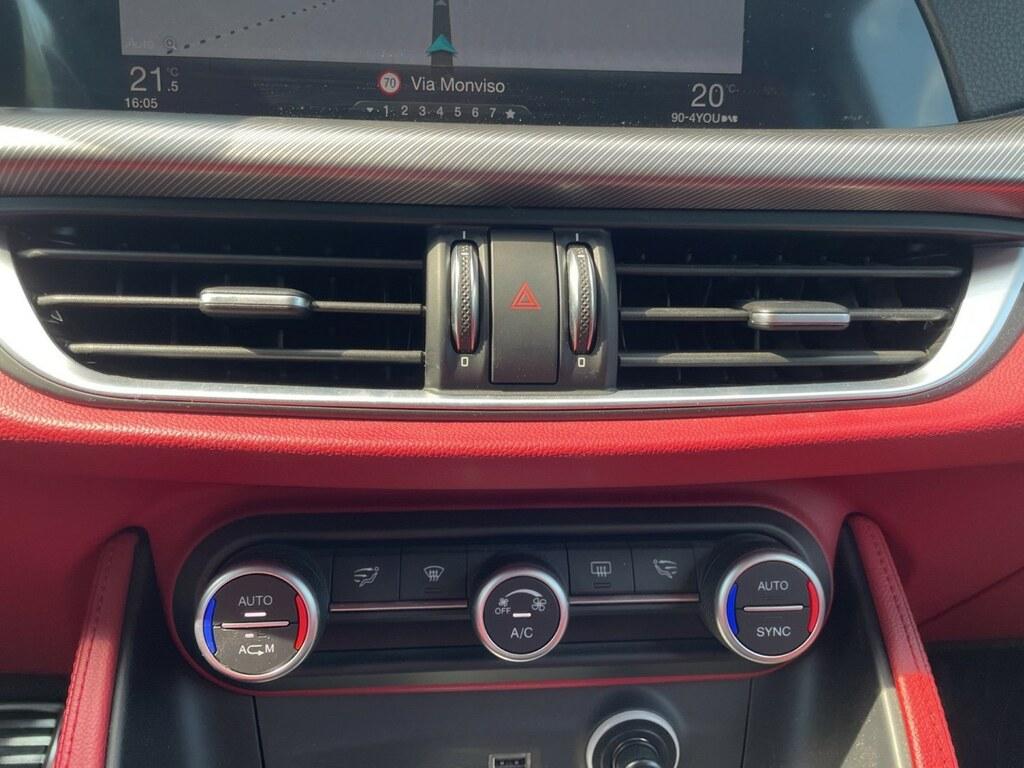 Alfa Romeo Stelvio 2.2 t Business Q4 210cv auto my19