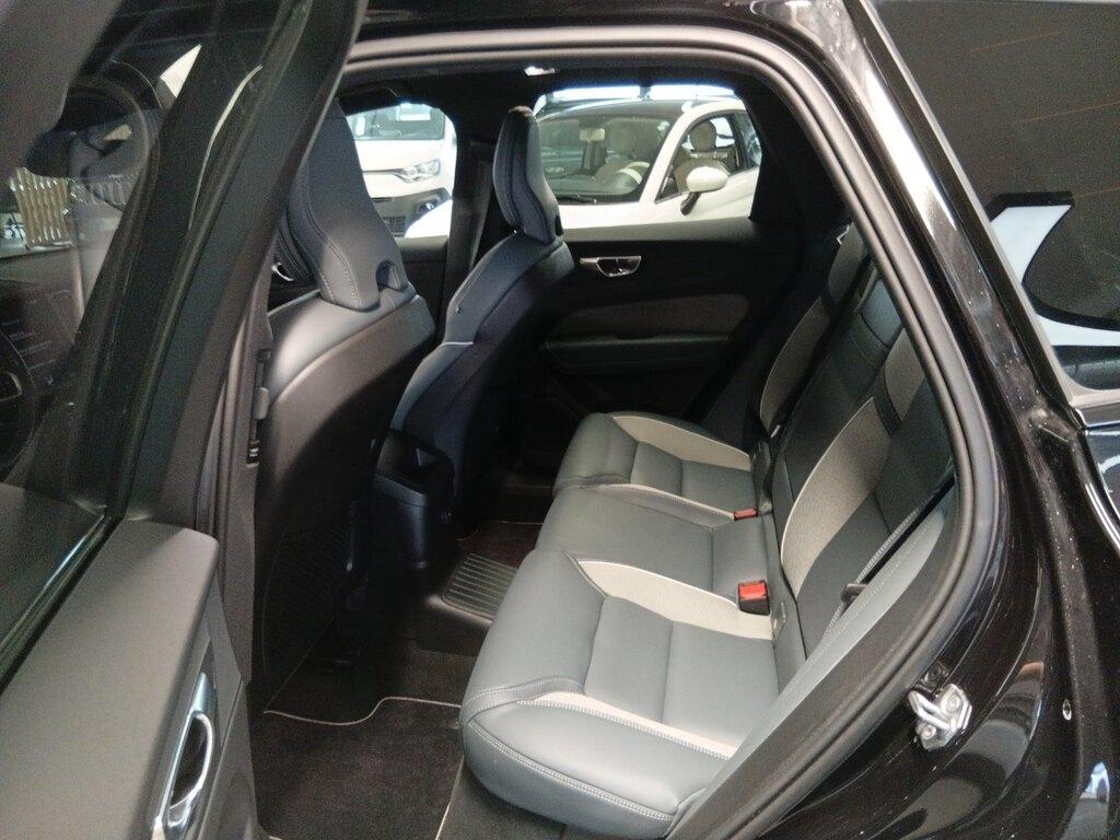 Volvo XC60 2.0 T6 plug-in Hybrid R-design awd auto