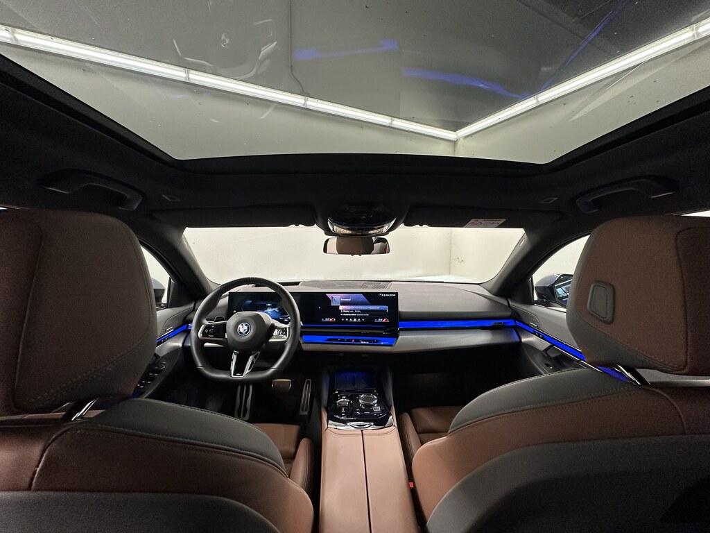 BMW i5 edrive40