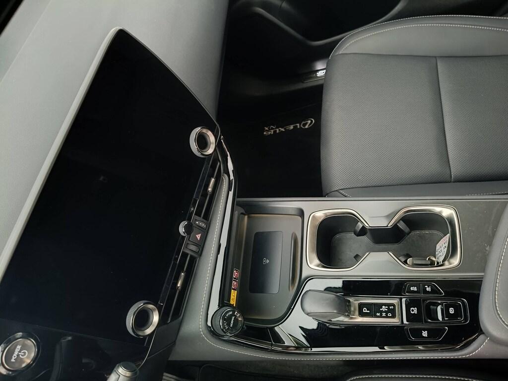 Lexus NX 2.5 hybrid Luxury 4wd e-cvt