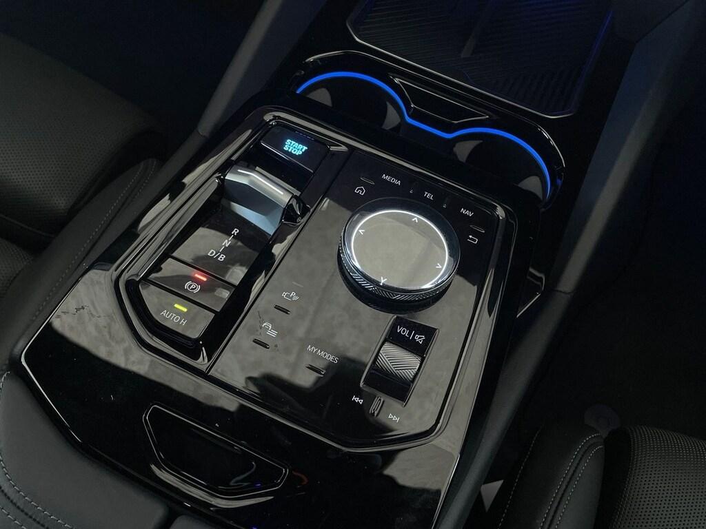 BMW i5 M60 auto