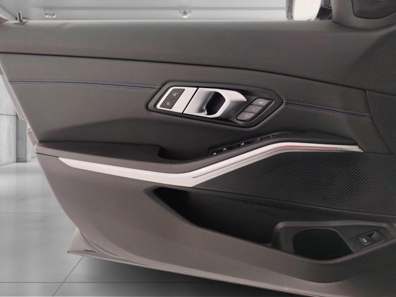 BMW Serie 3 330d Touring mhev 48V xdrive Msport auto