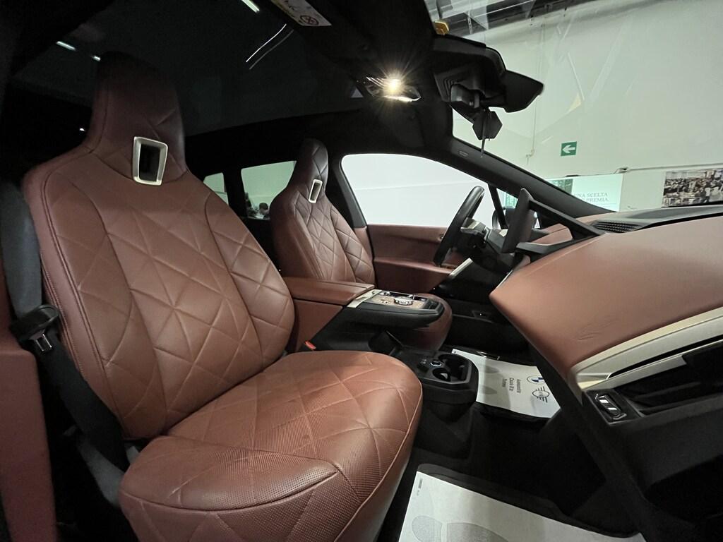 BMW iX xdrive50 pacchetto sportivo